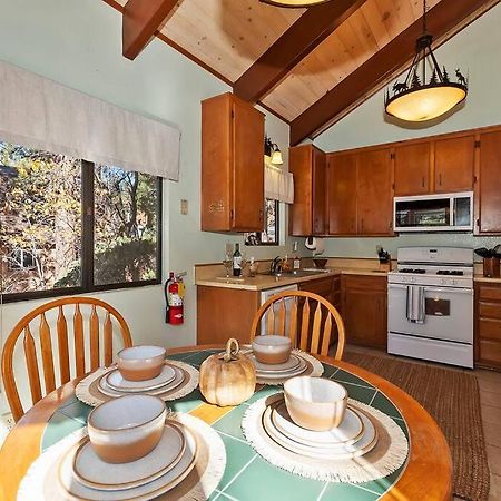 Everwood Serenity Treehouse Ontrail Head/Sledding Villa บิ๊กแบร์เลค ภายนอก รูปภาพ