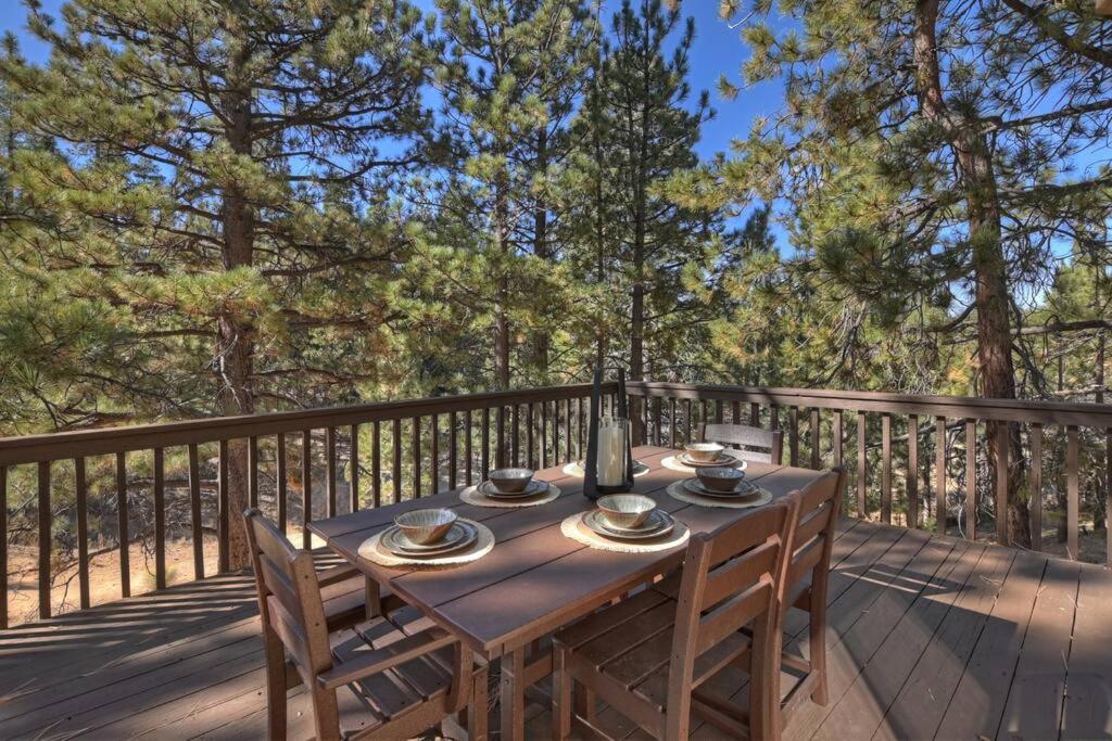 Everwood Serenity Treehouse Ontrail Head/Sledding Villa บิ๊กแบร์เลค ภายนอก รูปภาพ