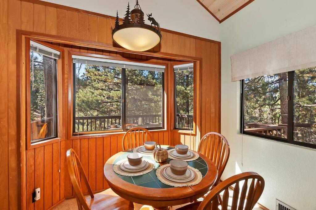 Everwood Serenity Treehouse Ontrail Head/Sledding Villa บิ๊กแบร์เลค ภายนอก รูปภาพ