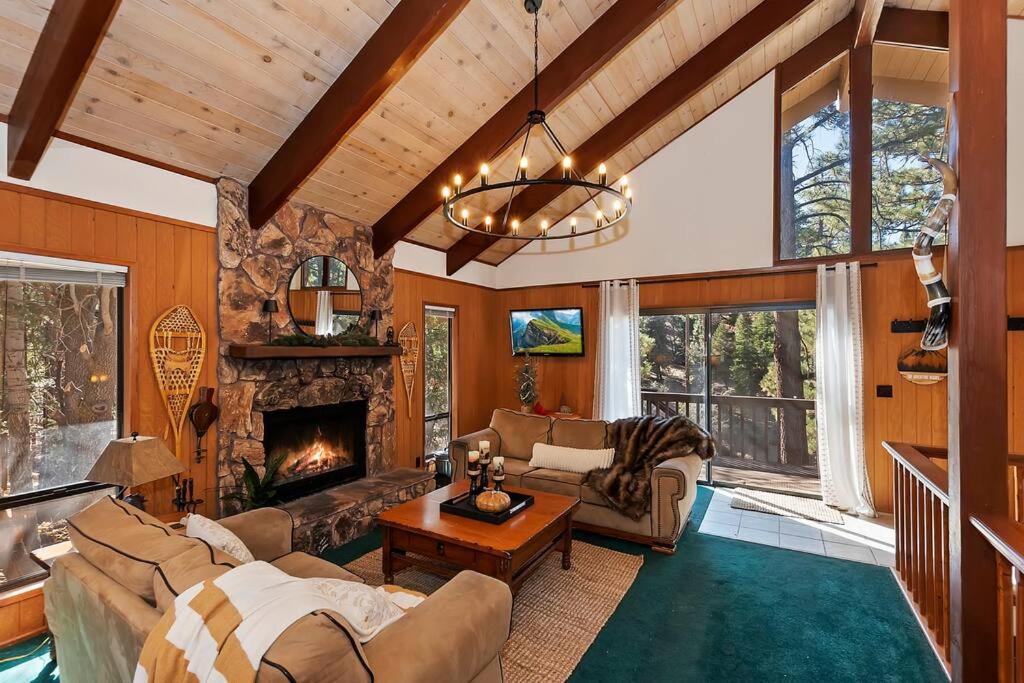 Everwood Serenity Treehouse Ontrail Head/Sledding Villa บิ๊กแบร์เลค ภายนอก รูปภาพ